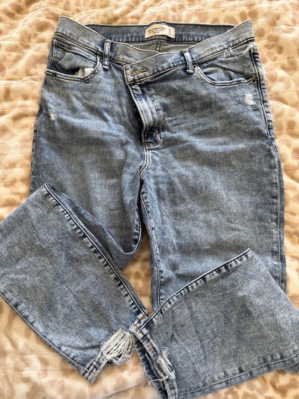 Abercrombie women’s super skinny ankle high rise jeans. 31/12R